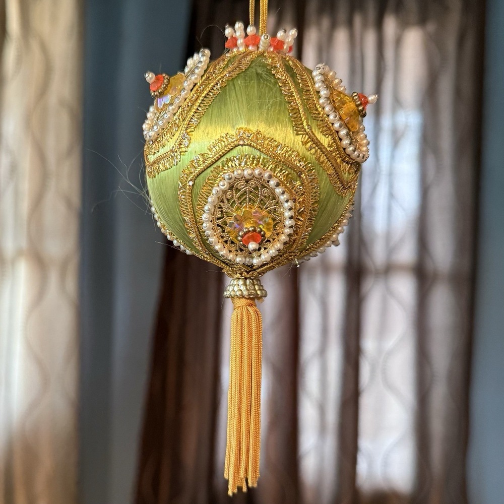 VTG 60s MCM Christmas Tree 3" Ball Ornament Satin Filigree Gold Push Pin Tassel